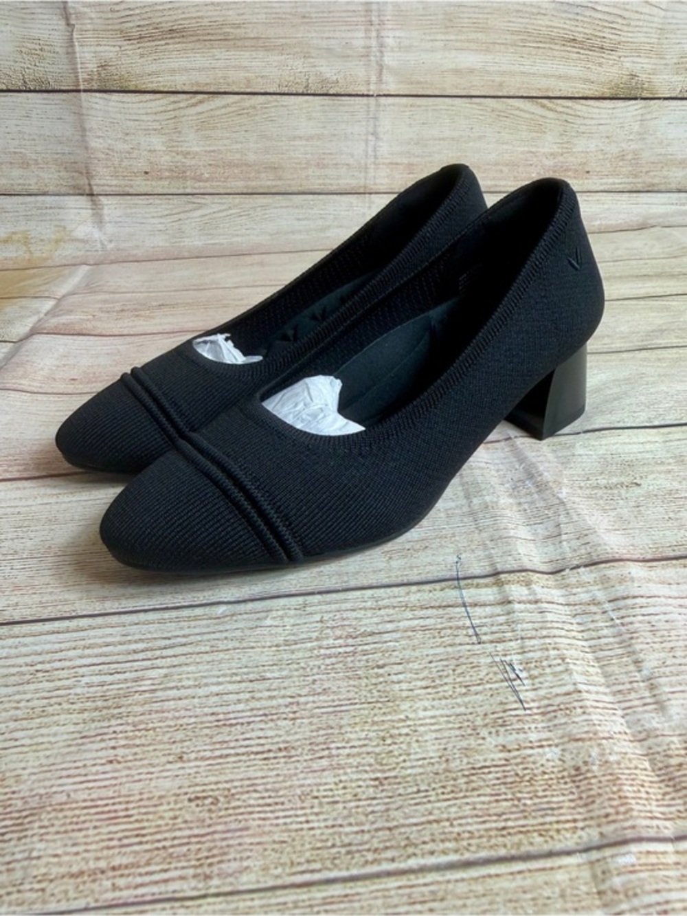 NWOT Vivaia Julie Arch Pro Almond-Toe Stress Free Chunky Heels. Size 35.5. 5.5